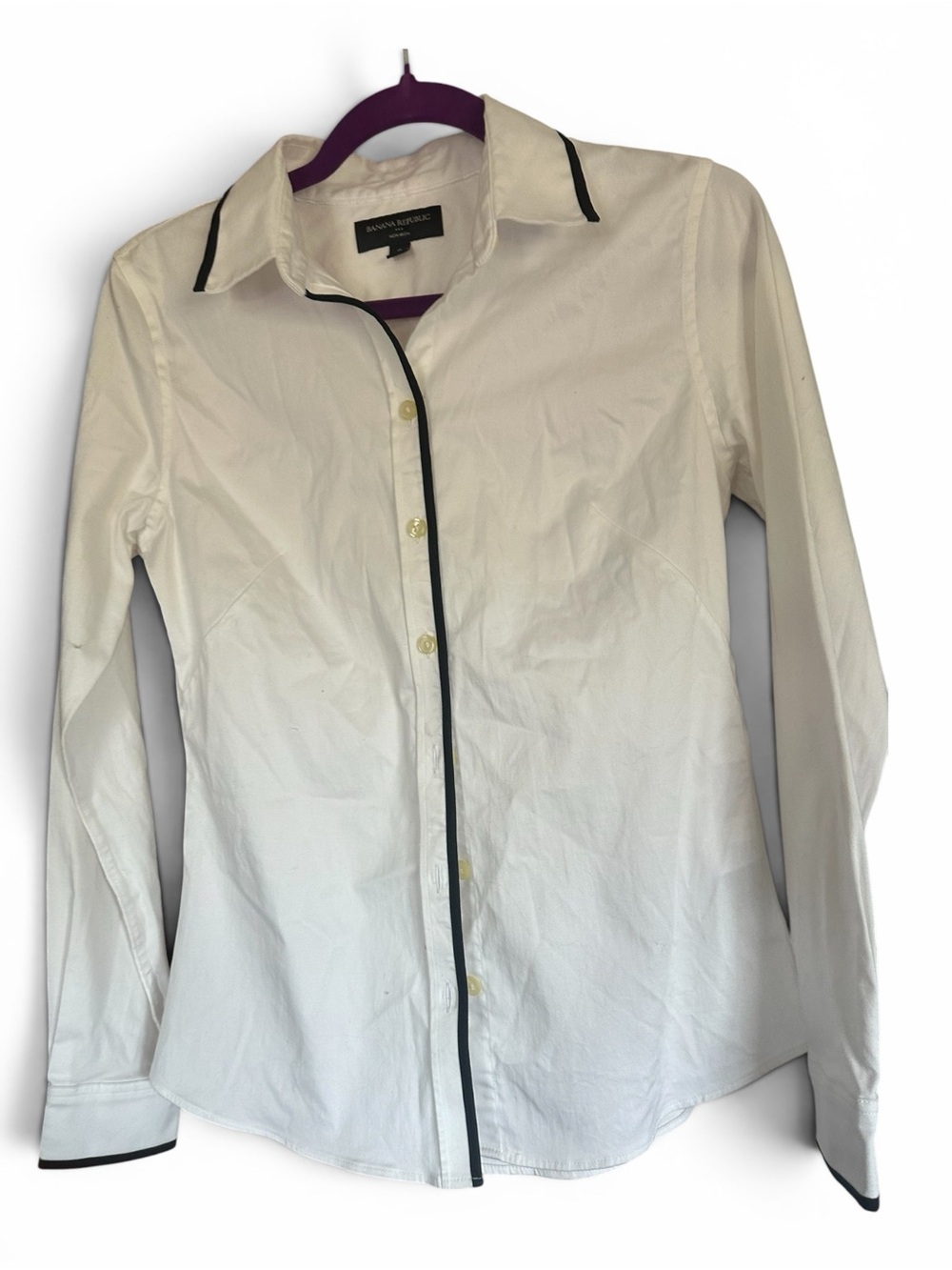 Banana Republic White button front Shirt - Black Piping. Elegant Fitted Classic